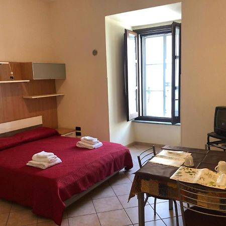 Guest House Via Poerio Catanzaro Exterior foto