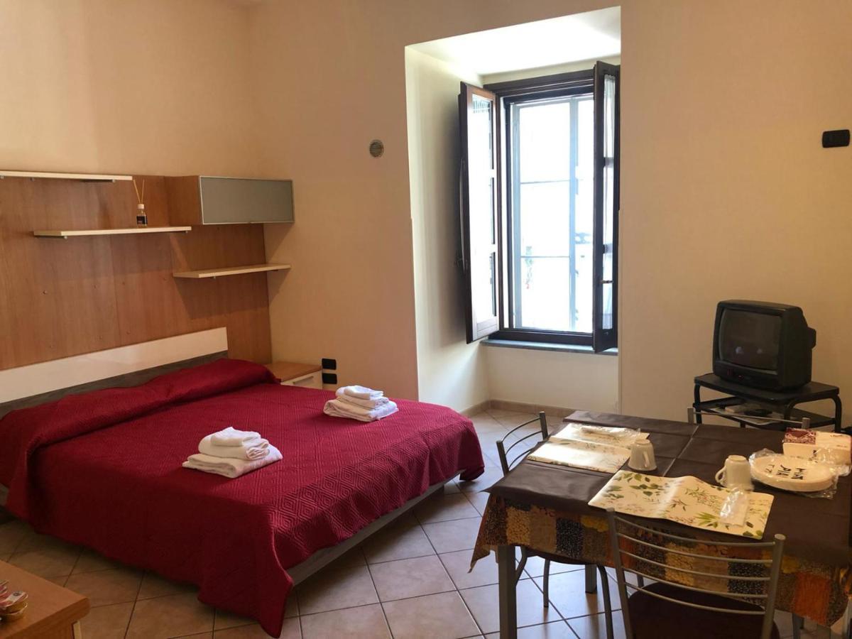 Guest House Via Poerio Catanzaro Exterior foto