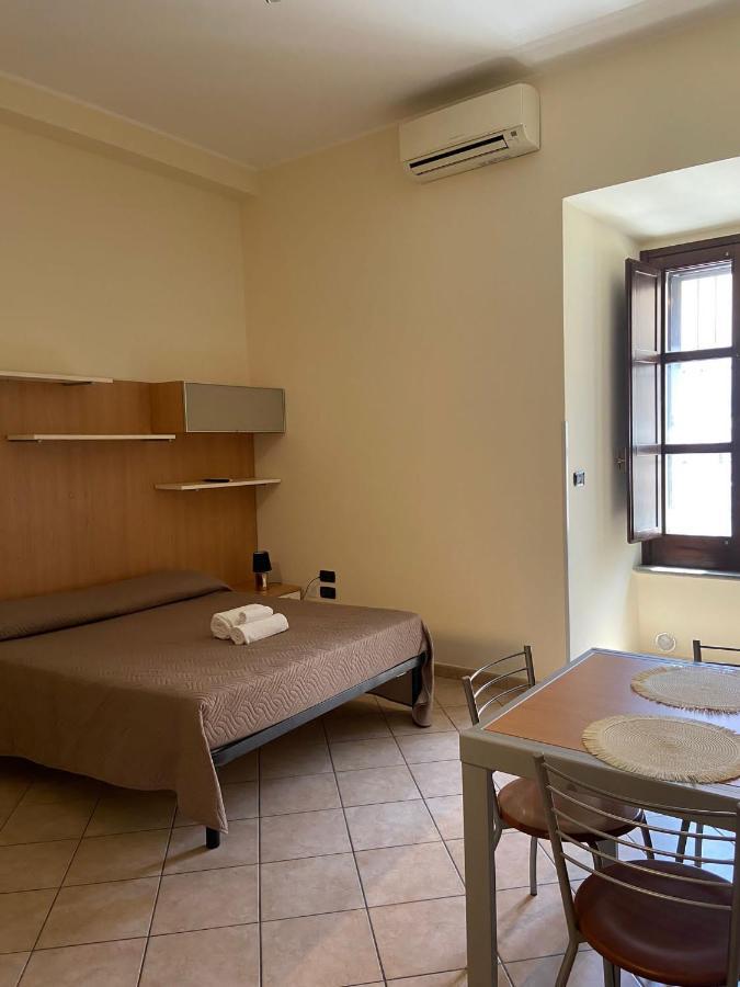 Guest House Via Poerio Catanzaro Exterior foto